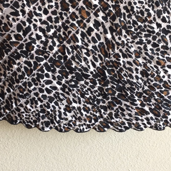 Saint Tropez Leopard print Blouse  Size Large - Picture 4 of 5